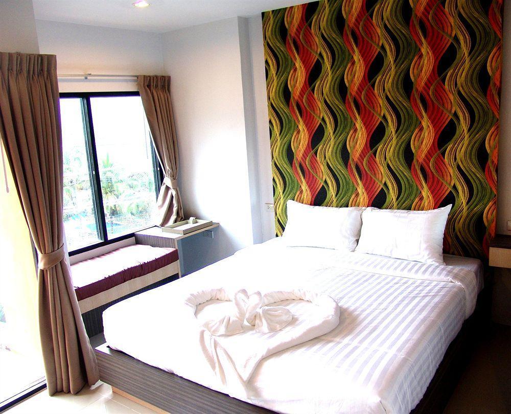 Chill Patong Hotel Kültér fotó