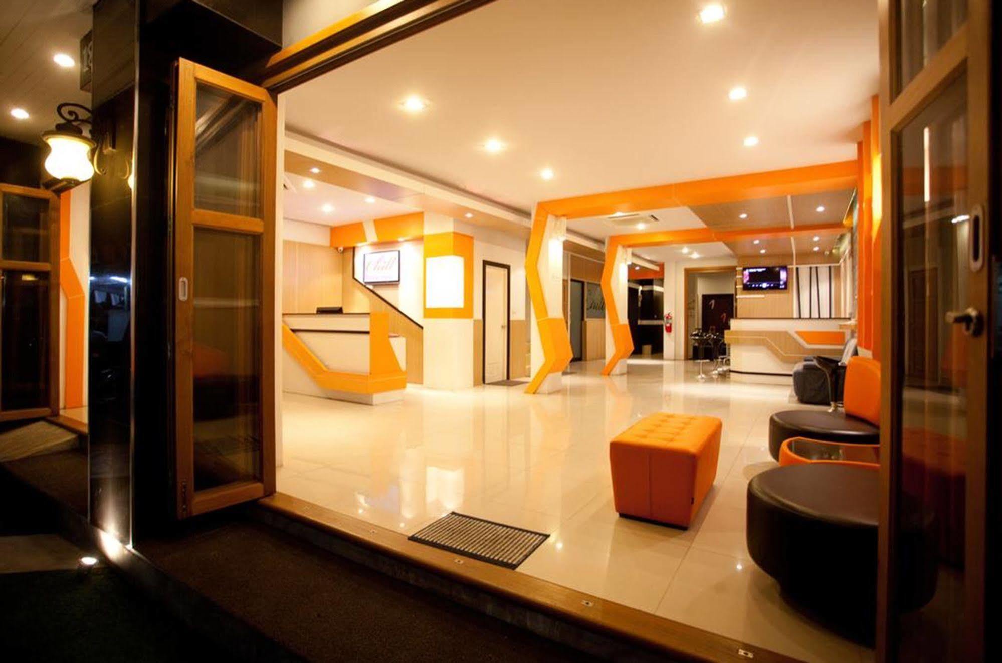 Chill Patong Hotel Kültér fotó